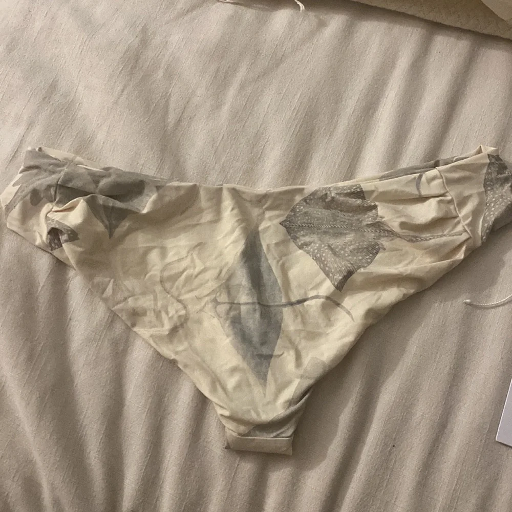RARE Wing Woman yaya bottoms in xs! - Picture 2 of 3